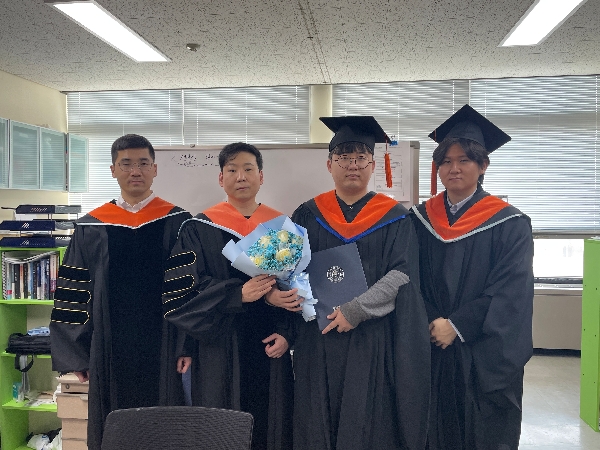 졸업을 진심으로 축하드립니다! 대표이미지